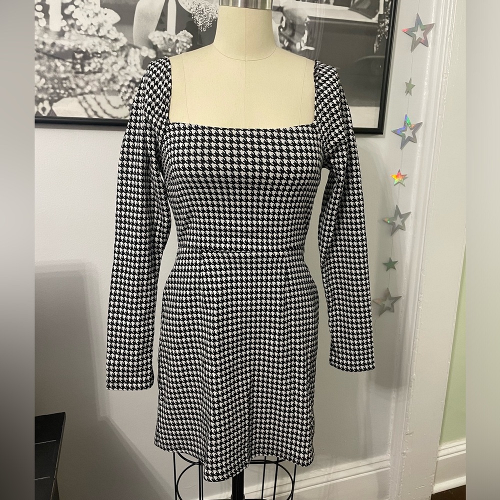 NWT Holiday Dress Houndstooth Mini Dress Size M Franchesca’s.